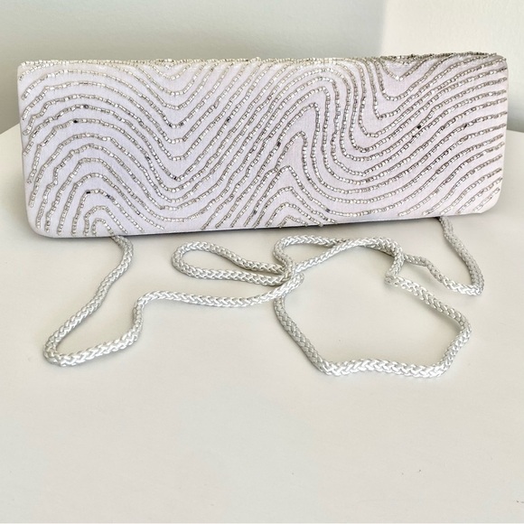 La Regale Elegant Beaded Evening Bag - Picture 5 of 7